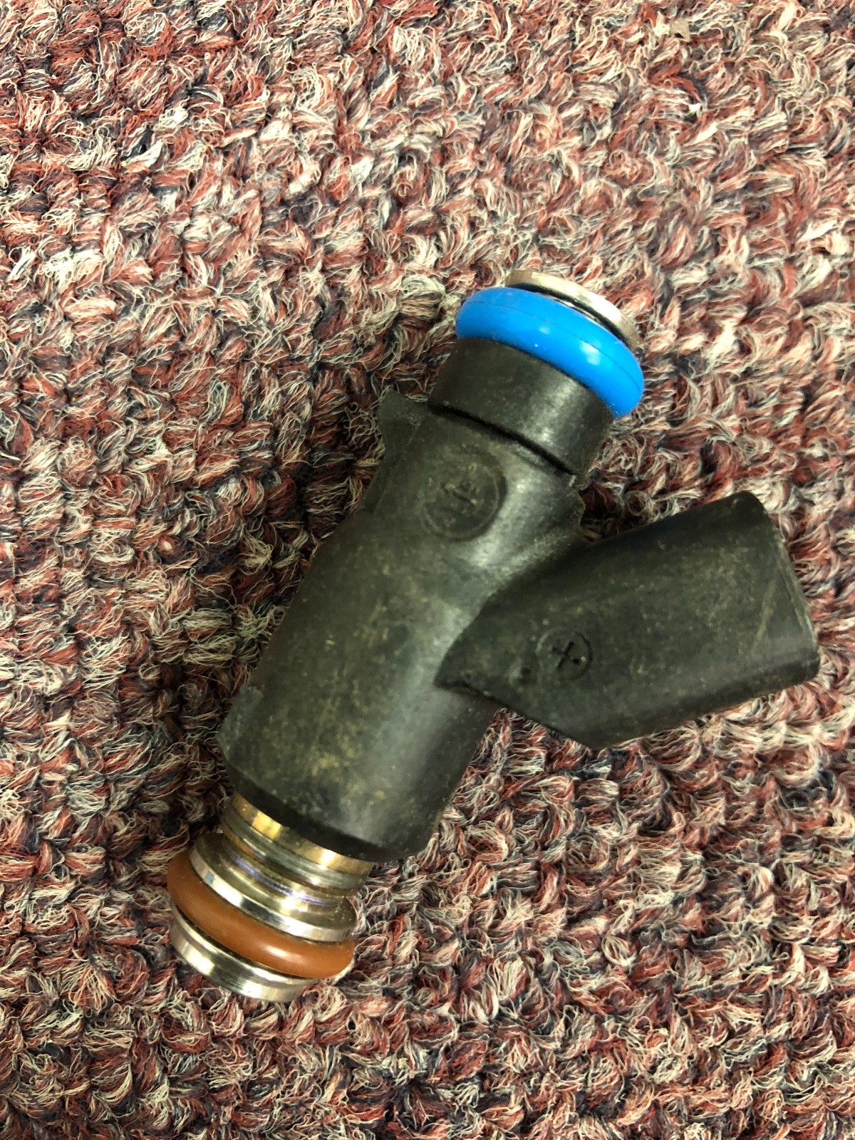 Factory GM New Fuel Injector Saturn Chevy Buick Pontiac 12616862 Factory GM New Fuel Injector Saturn Chevy Buick Pontiac 12616862