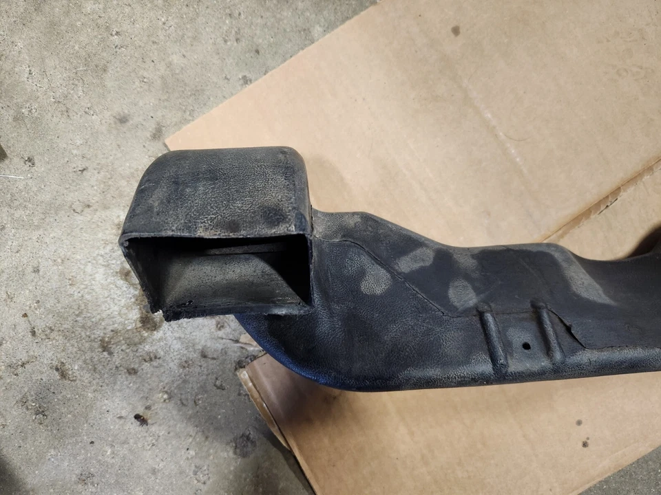 Plymouth Barracuda Dodge Challenger 1970-74 lado izquierdo conducto de ventilación de aire acondicionado carrocería eléctrica Mopar Foto 2 de 4