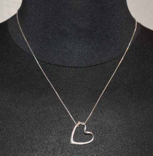 Very Nice 925 Sterling Silver Heart & Necklace - Picture 2 of 5