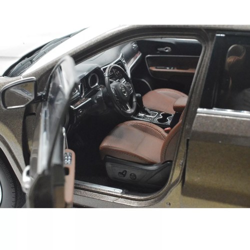 Paudi 1:18 Scale Jeep Grand Commander Brown Diecast Model Car Toy Collection - Picture 7 of 7