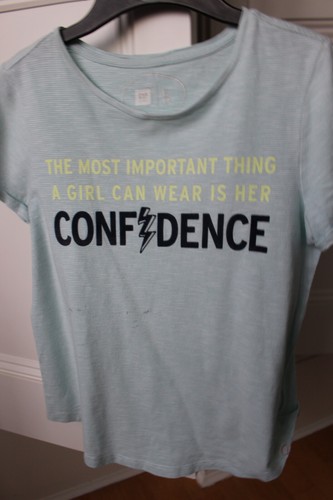 Girl's T-shirt "The most important thing a girl can wear is CONFIDENCE"12-13 GAP - Picture 9 of 9