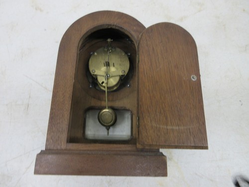 RELOJ ANTIGUO CON ESTANTE DE PÉNDULO SUPERIOR CÚPULA - necesita trabajo - Imagen 5 de 9