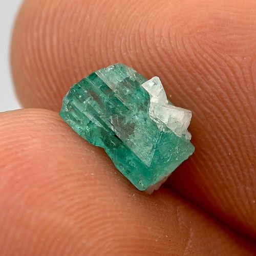 NATURAL EMERALD CRYSTAL GOOD QUALITY FROM MUZO COLOMBIA 1.40 Ct. - Picture 13 of 13