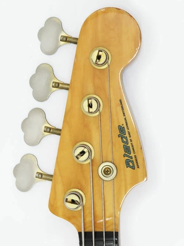 Blade B4 Usado Cuerpo de Ceniza Diapasón Ébano Blanco con Estuche Suave Foto 2 de 4