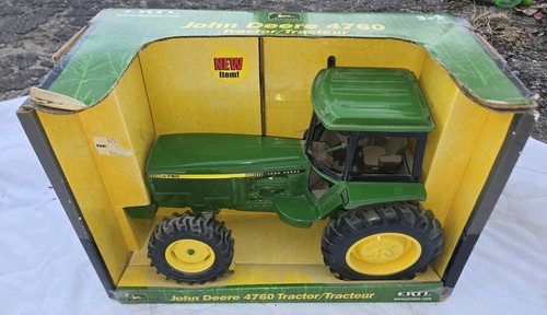 1/16 ERTL JOHN DEERE 4760 TRACTOR WITH BOX #15349 2003 FREE SHIPPING - Picture 1 of 10