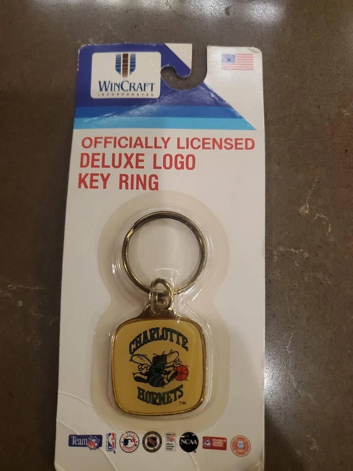 Vintage Charlotte Hornets Officially Licensed Key Ring - Image 3 of 4