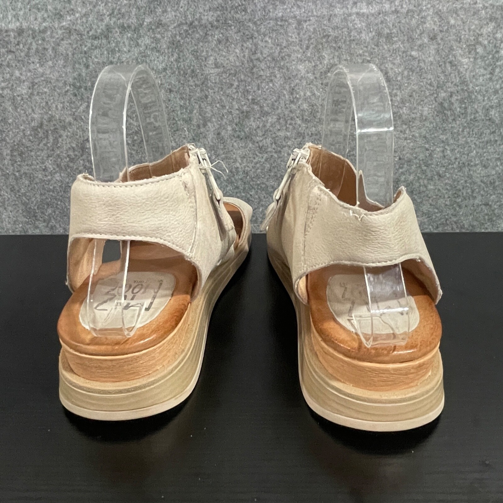 Foto 10 di 15
