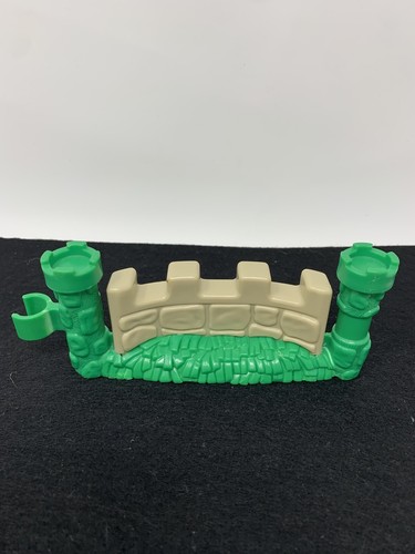Fisher Price Little People Lil Kingdom Palace Castle Princess Woodsman Fence - Picture 2 of 2