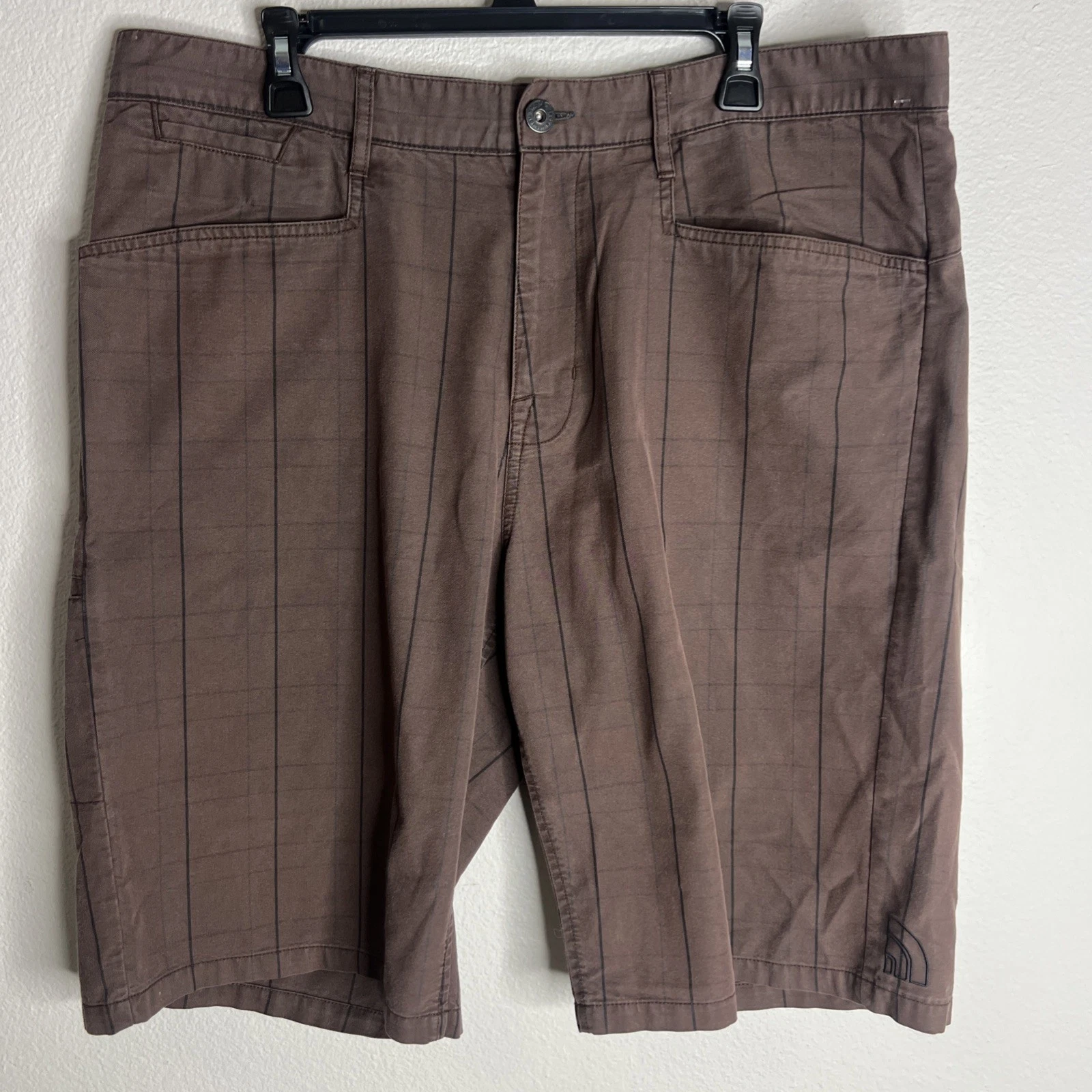 The North Face Shorts Mens 32 Tan Bermuda Outdoor Hiking Plaid Golf Cruise