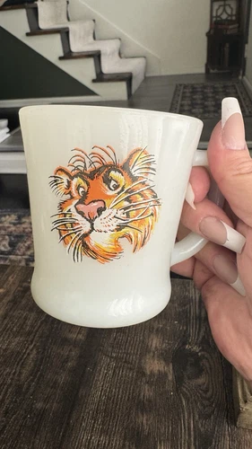 Vintage Anchor Hocking Fire King Milk Glass Milkglass Esso Exxon Tiger Mug