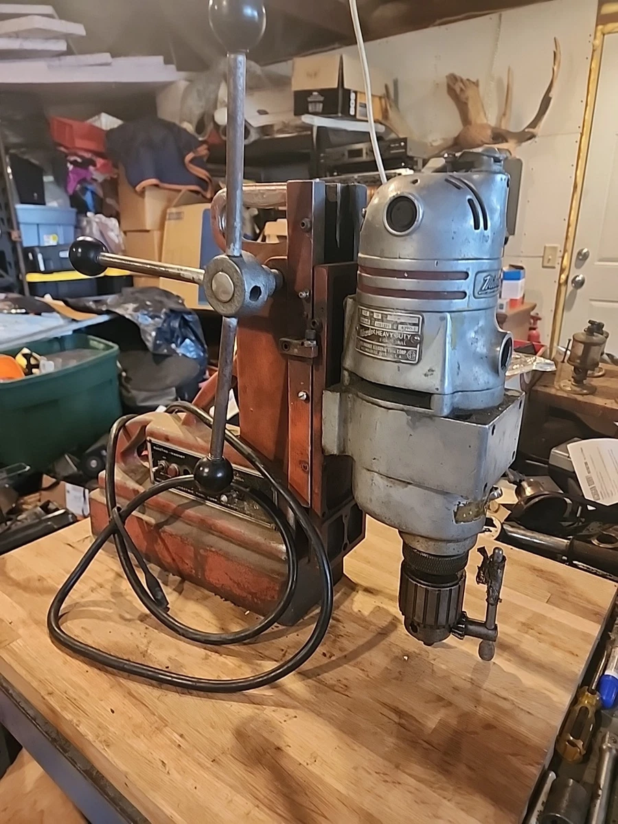 Taladro Percutor Milwaukee 5376-20 - 8 Amperios, Cableado, 1/2 Pulgada, Con Mango Auxiliar, Usado En Buen Estado