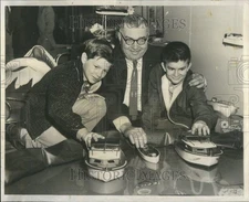 1957 Press Photo Mooseheart Hobby Shows - RRU82515