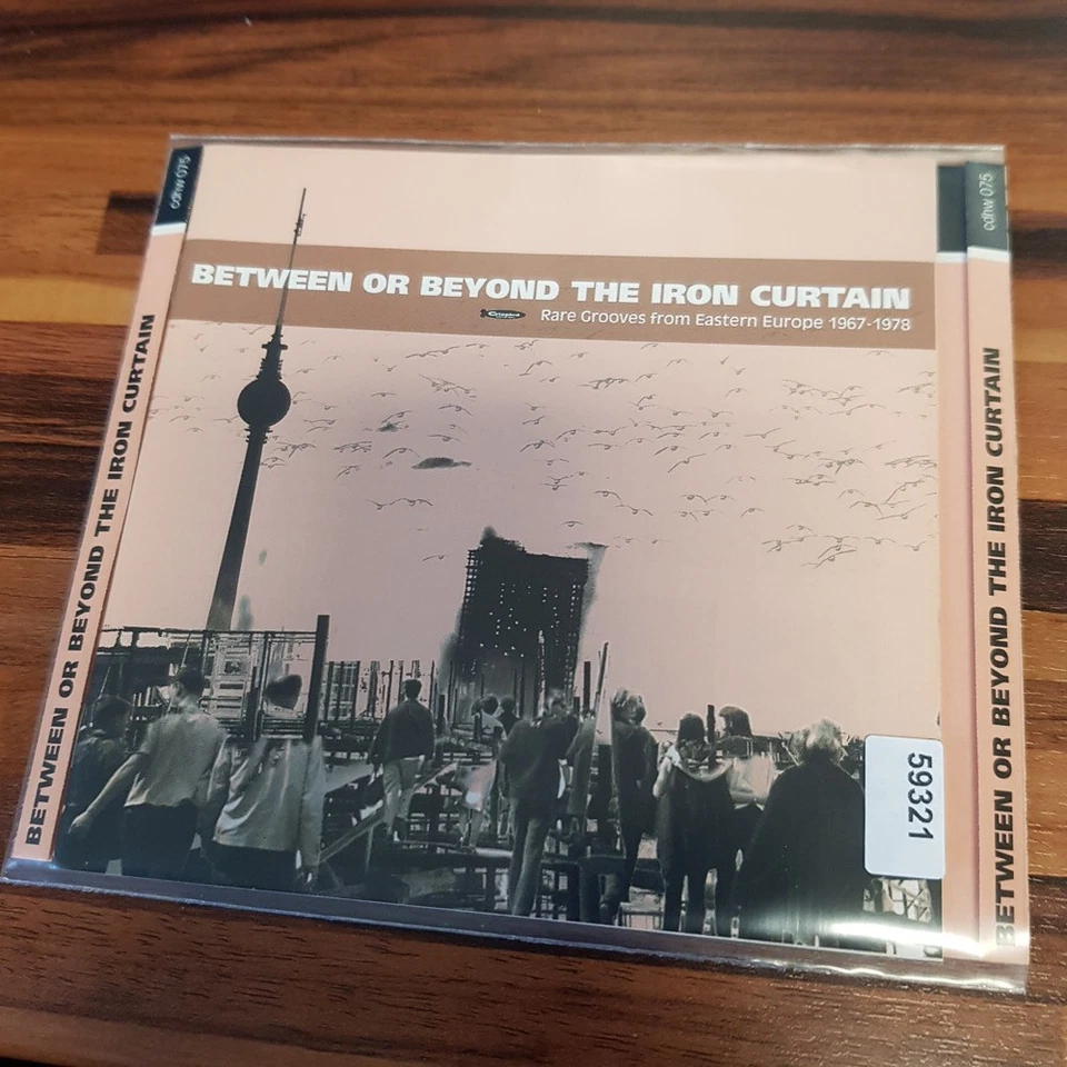 VARIOUS between or beyond the iron curtain VG+/EX (CD Album, Rock) - Bild 1 von 3