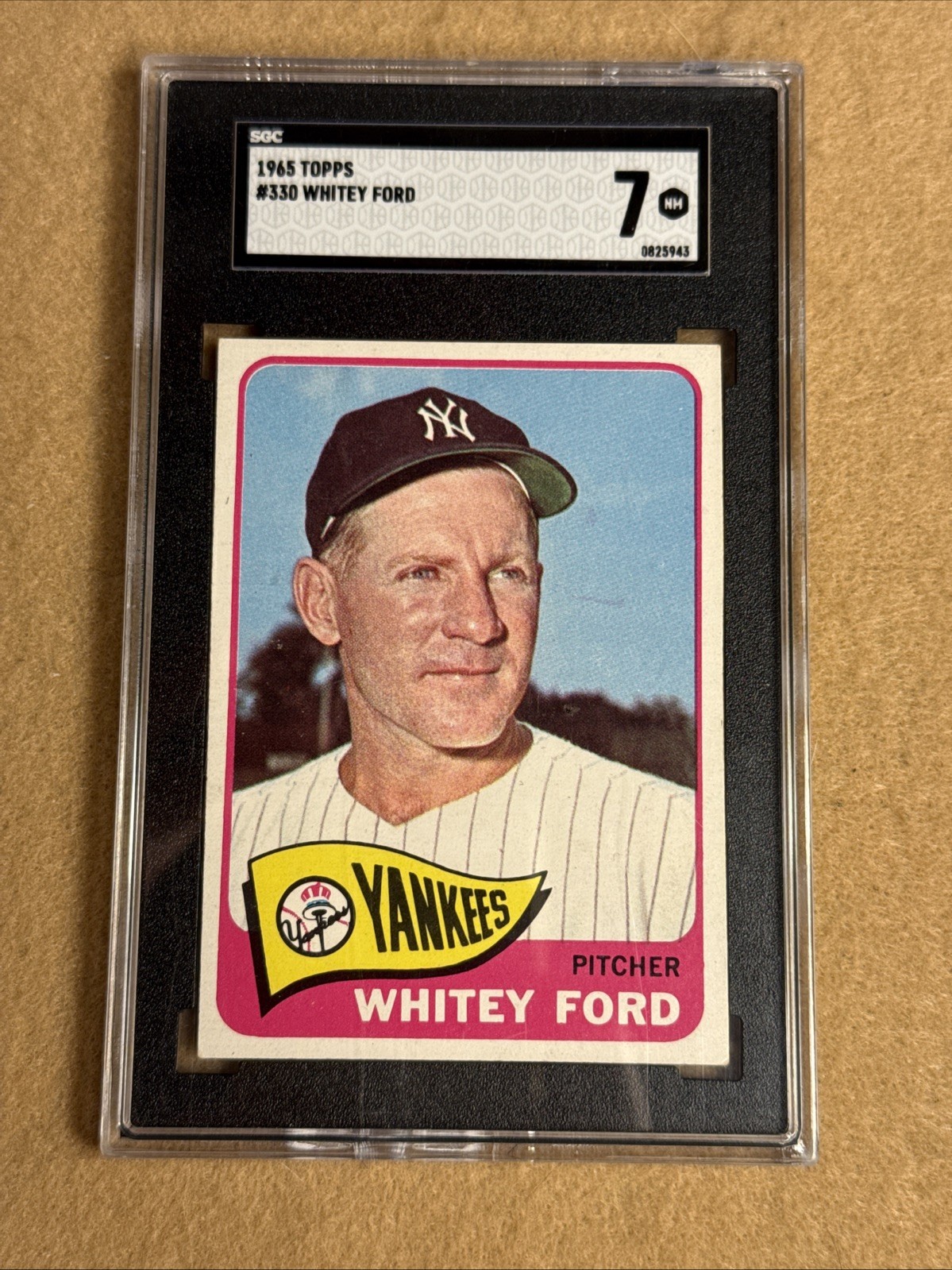 YANKEES HALL OF FAME PITCHER 1965 TOPPS #330 WHITEY FORD SGC 7