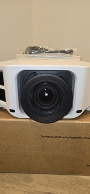 Epson Pro G7500U Projector WUXGA 4K Enhancement - YELLOW Hue and BLUE dots