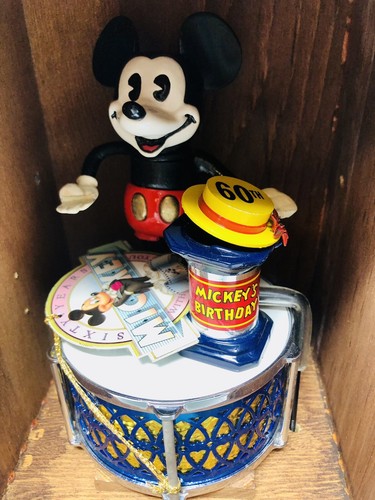 Mickey Mouse Coin Bank 60th Anniversary Edition 1988 with Dog Show Card - Picture 4 of 11