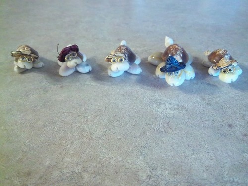 5 Shell Turtle Figurines Handmade Glasses Eyes Straw Hat Vintage Set of 5 - Picture 3 of 12