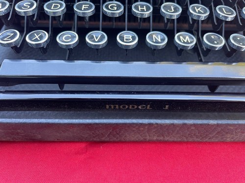 Vintage Remington Rand Typewriter Model 1 with case - Picture 2 of 10