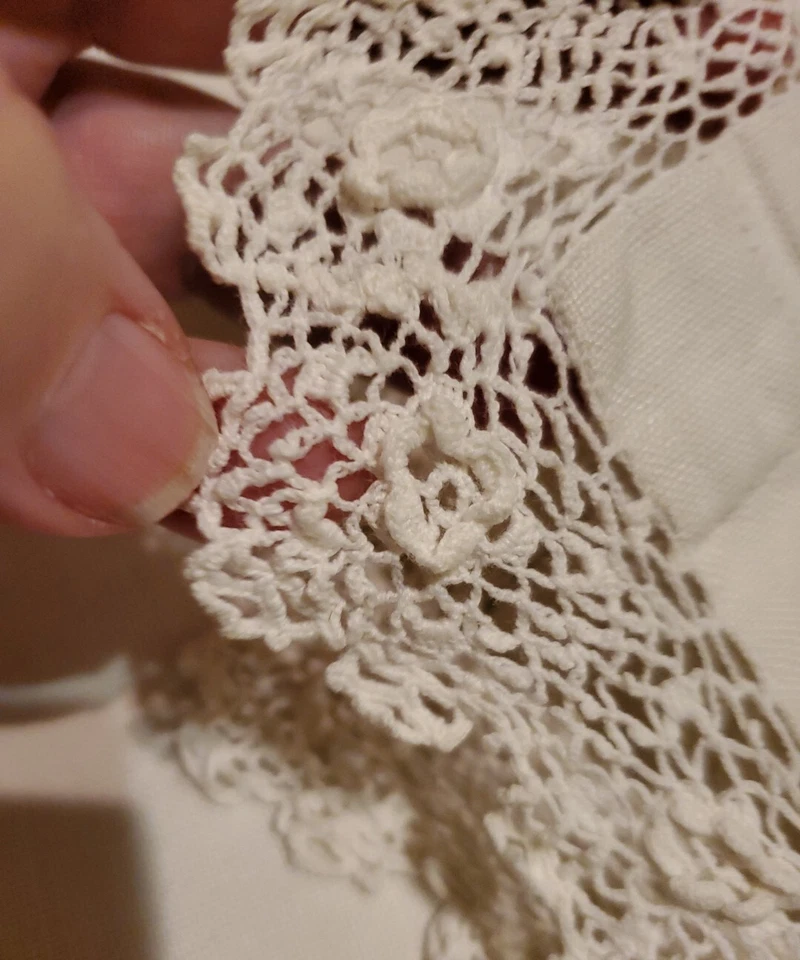 Vintage White Linen 34" Square Tablecloth Topper Rose Scalloped Hand Made Lace  - Image 4 of 4