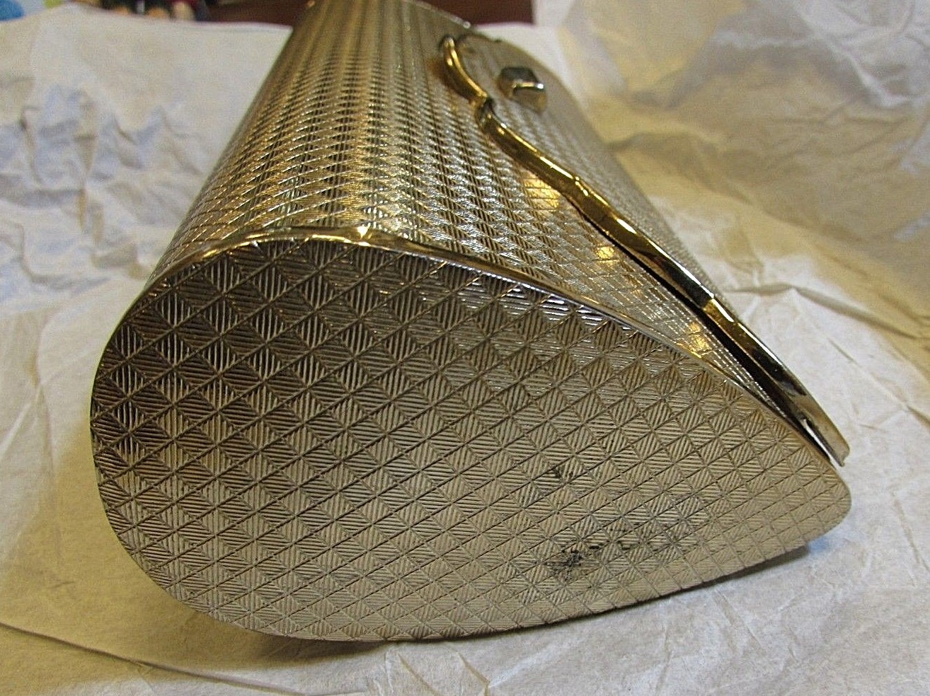 Details zu VINTAGE BORSETTA DA SERA IN METALLO DORATO CON SPECCHIO INTERNO CVCR10/18 20% RABATT