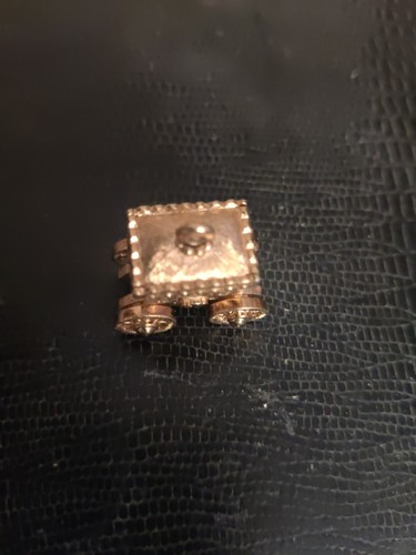 Ciondolo Vintage Monet Principessa Carriage Tono Oro anni '60 Cristalli Ruote Giro - Foto 5 di 5