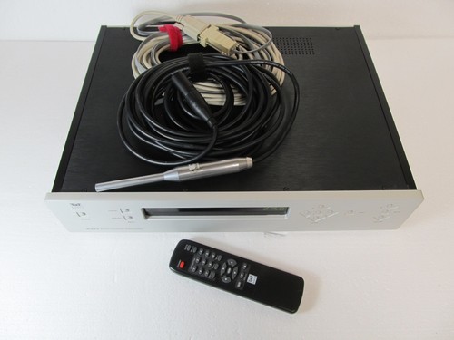 Tact Audio RCS 2.0 correzione ambiente / preamplificatore digitale con telecomando Ctrl e microfono - Foto 2 di 18