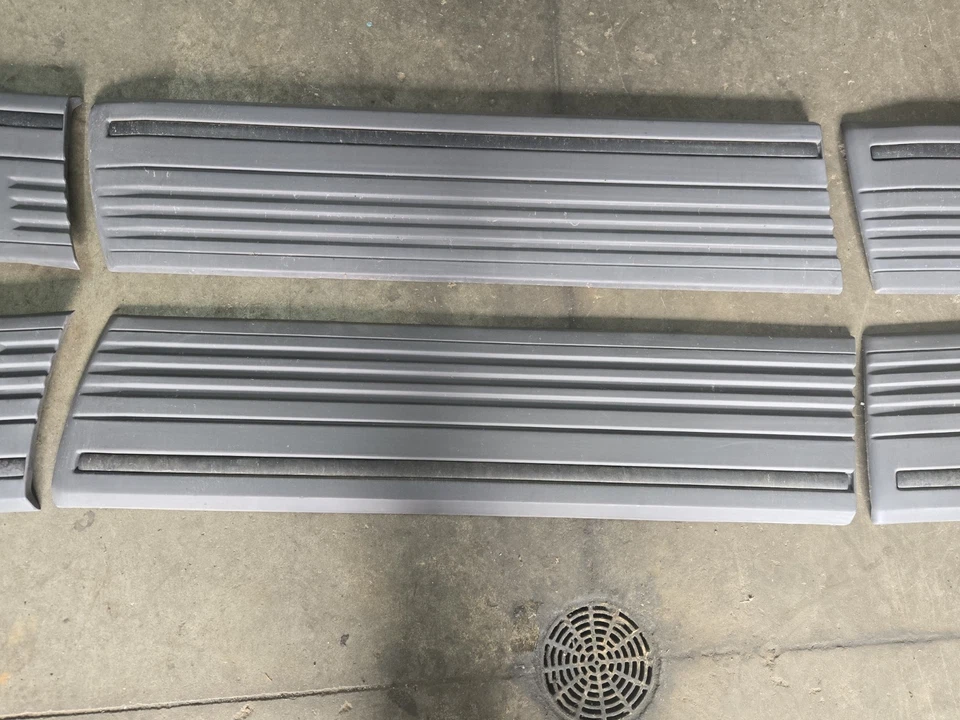 Complete Set 1994 JEEP GRAND CHEROKEE LAREDO DOOR TRIM MOULDING - Image 4 of 4