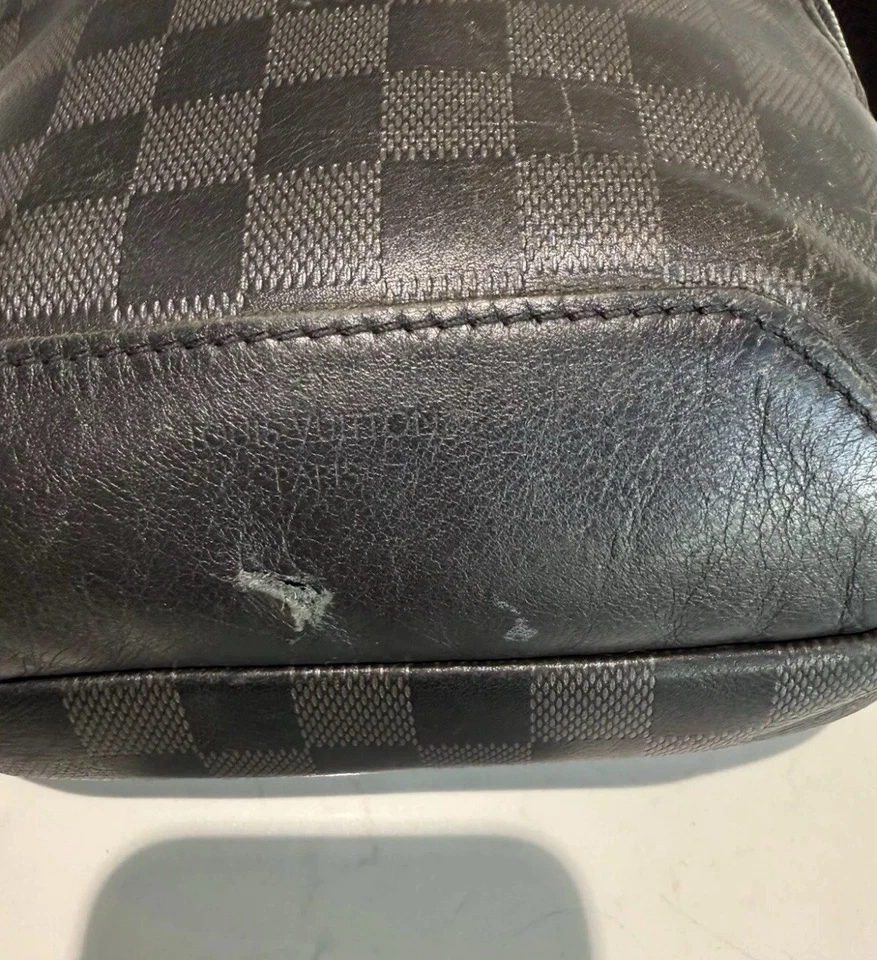 Bolsa tiracolo Louis Vuitton couro preto Damier Infini ônix Avenue - Imagem 4 de 4