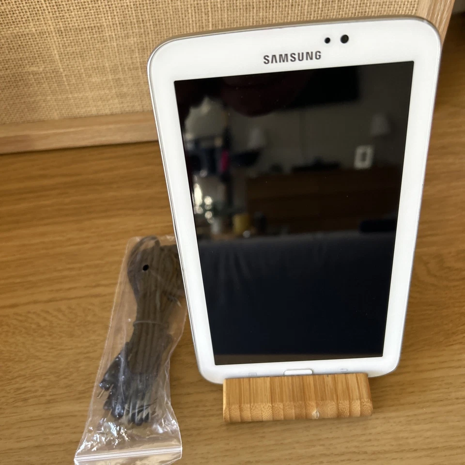 Samsung Galaxy Tab 3 7.0 · 8GB · Wi-Fi, photo 1 of 5