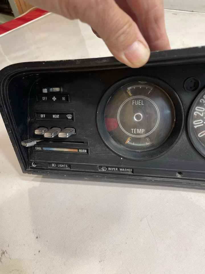 Cuadro de instrumentos Jeep Cherokee 1973-1985 vintage Foto 2 de 4