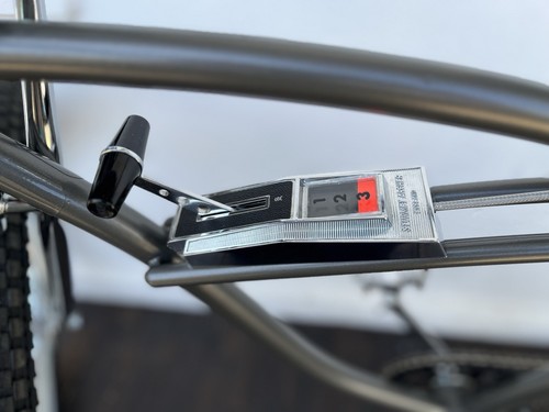 Refurbished Custom Cruiser: Schwinn frame & Sturmey Archer vintage 3-speed shift - Picture 18 of 18