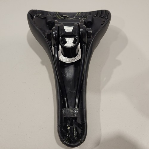 Mongoose Excursion Mountain Bike Seat Black Leather Green Lettering 10.75x6 in - Picture 5 of 6