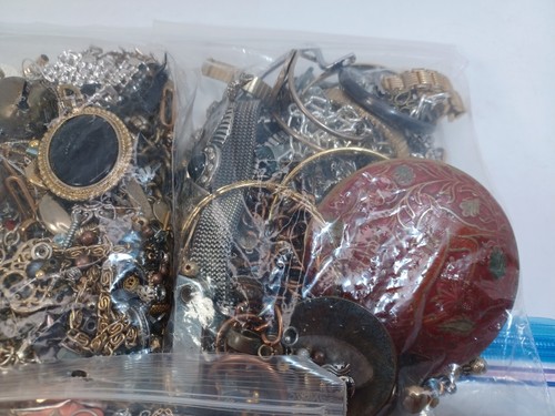9+ Lb Most Metal Old Costume Mostly Metal Junk Craft Necklace Jewelry Stem Punk - Picture 3 of 12