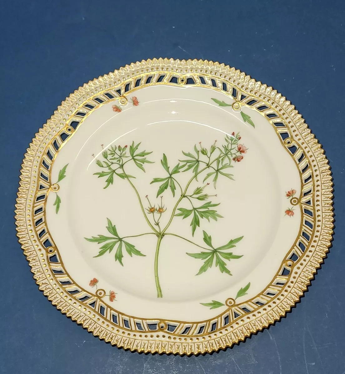 Royal Copenhagen Flora Danica Reticulated Plate 9.25