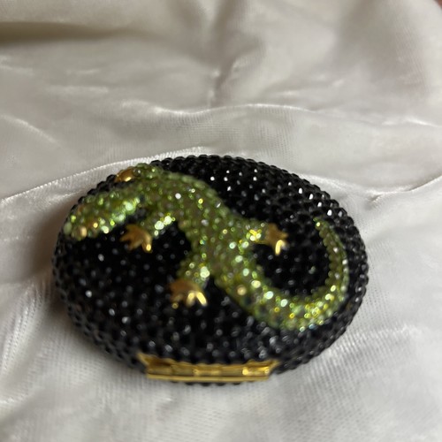 Estee Lauder All the Buzz Salamander Lucidity Powder Compact - Imagen 4 de 12