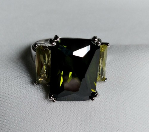 Peridot August Birthstone 18kGE Silver Tone Cocktail Statement Ring Size 7.5 - Picture 19 of 22