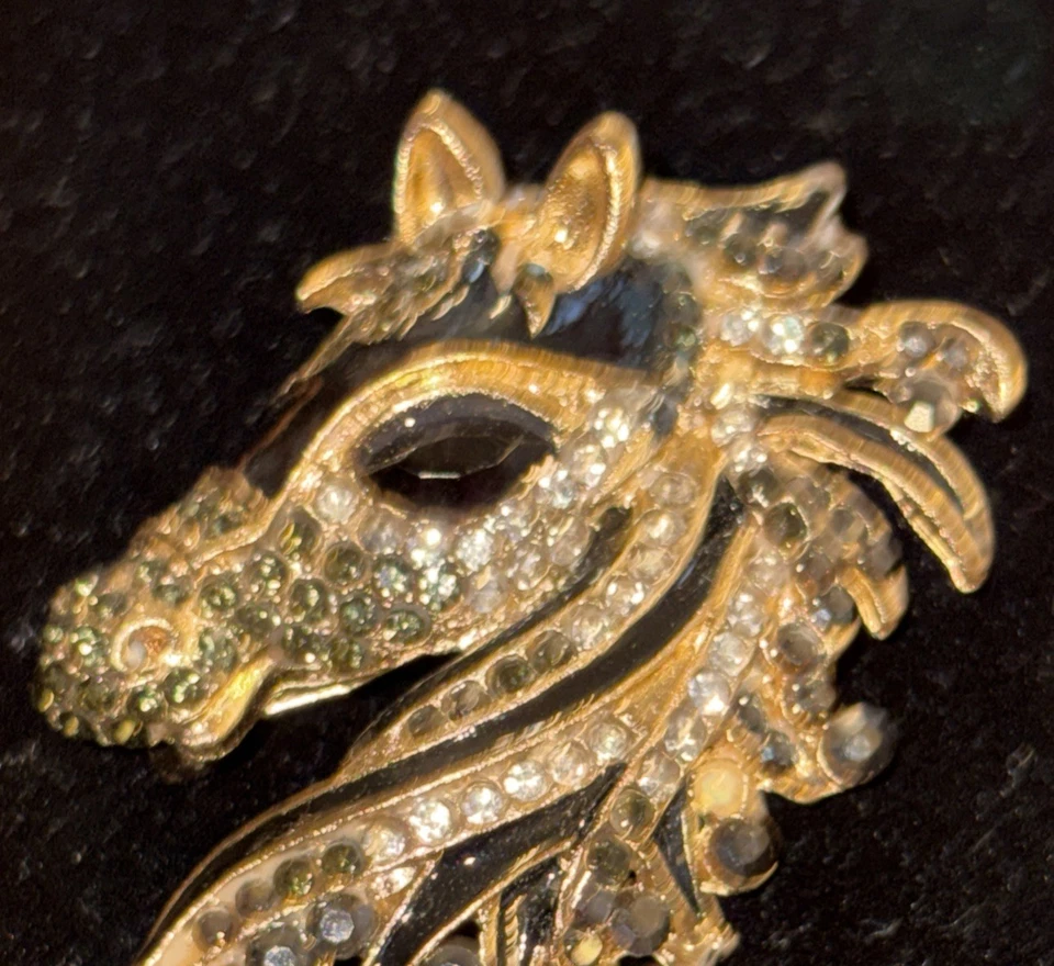 Broche prendedor caballo cristal estrás esmalte cosmético negro vintage Foto 3 de 4