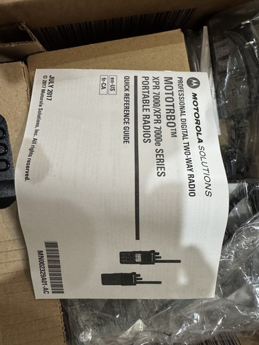 7 Motorola XPR 7350e UHF Two Way Radio (AAH56RDC9WA1AN) - Zdjęcie 12 z 14