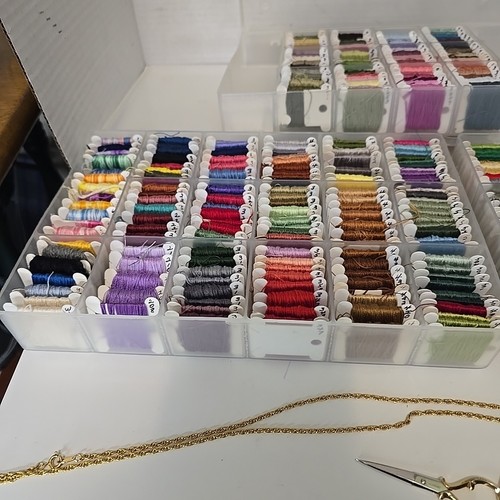 Embroidery Floss Lot 417 Cards with Storage Boxes, Scissors &Necklace - Picture 2 of 8