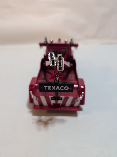 1st Gear 1955 Diamond T Wrecker 1:34 Scale Awalt Oil NIB - Picture 6 of 6