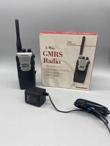 Vintage RADIO SHACK FRS 5 Watt Handheld Radio (19-903) - TESTED - With Box