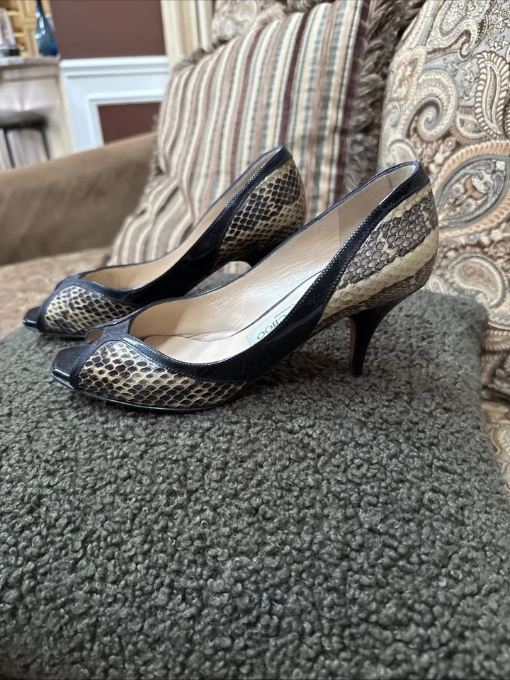 Zapatos de salón Jimmy Choo de cuero en relieve con estampado de serpiente talla 36 usados en excelente estado Foto 3 de 4