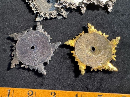 10 Vintage 18k Gold Plated and Silver Plate Ornate Floral Drawer Pull Backplates - Picture 3 of 5