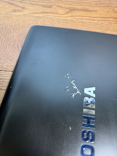 Toshiba Satellite R830-1G1 • i3-2350M • 6 GB RAM • 128 GB SSD • Windows 10 Pro - Picture 6 of 21