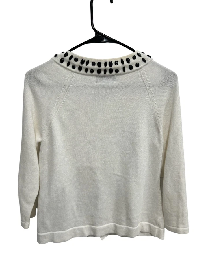 Cardigã suéter branco tamanho pequeno algodão com miçangas gola enfeitada Investments - Imagem 2 de 4