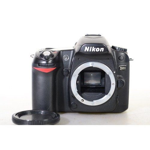 Nikon D80 DSLR - DEFEKT - D 80 Gehäuse - Digitalkamera als Ersatzteillager