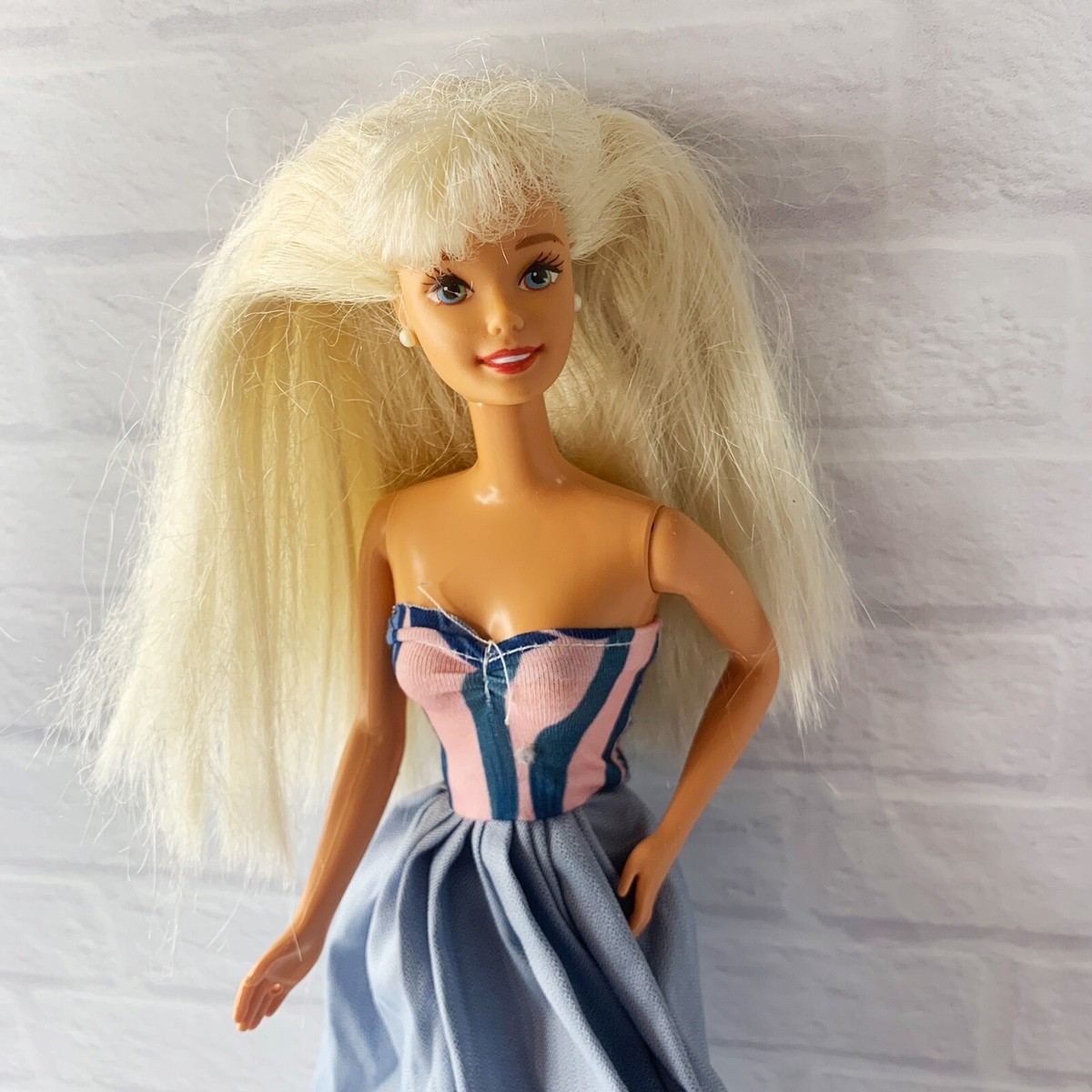 Barbie Doll 90s Superstar Era Blonde Bangs Bent Arms Twist Waist