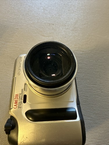 Olympus CAMEDIA C-720 Ultra Zoom 3.0MP Digital Camera - Silver - Picture 12 of 16