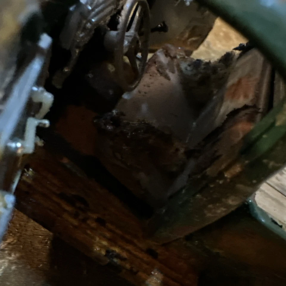 1937 Studebaker Pickup - Barn Find Cars - 1:24 DIECAST - Weathered - Image 4 of 4