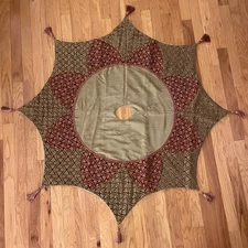 Villa Bacci 60" Christmas Tree Skirt Scalloped Pointed Edge with Tassels Velvet